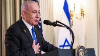 perdana-menteri-israel-benjamin-netanyahu-berbicara-selama-konferensi-pers-bersama-dengan-presiden-as-donald-trump-tidak-terli-1759201343489_169