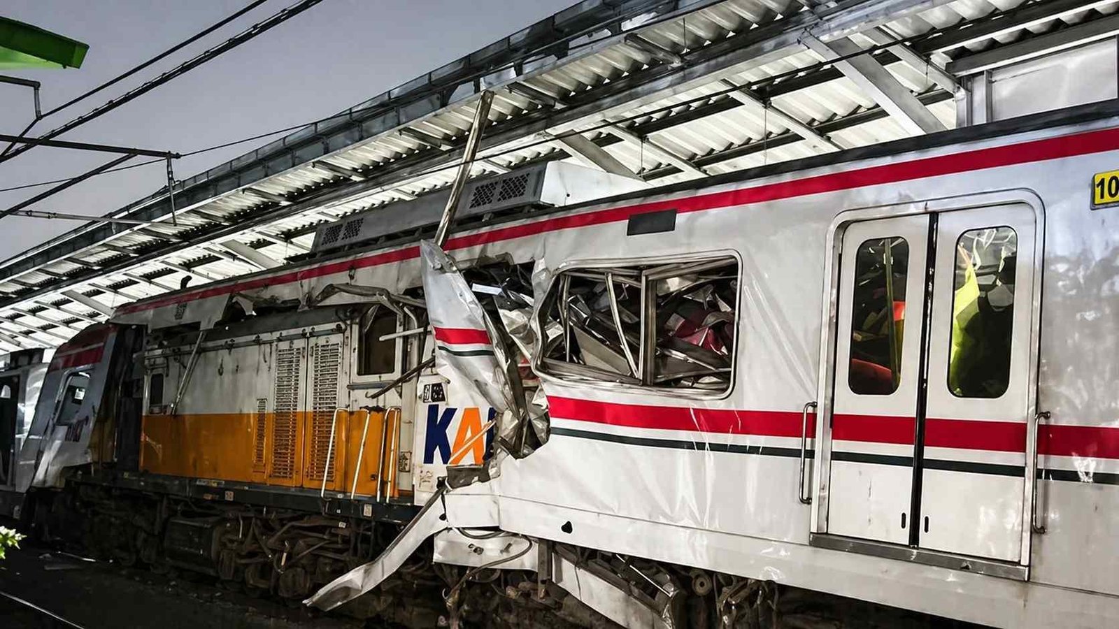 Kronologi Tabrakan Maut KRL dan Argo Bromo Anggrek di Bekasi Timur: Berawal dari Taksi Mogok di Perlintasan