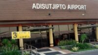 bandara-internasional-adisutjipto-yogyakarta-_120813232710-321