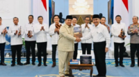kerja-komisi-reformasi-polri-rampung-posisi-kapolri-tetap-di-bawah-presiden_309944