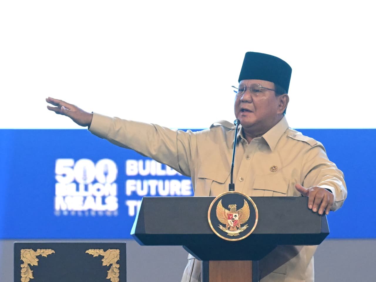 Prabowo: MBG Bukan Sekadar Makan Gratis, Tapi Investasi Besar Masa Depan Indonesia