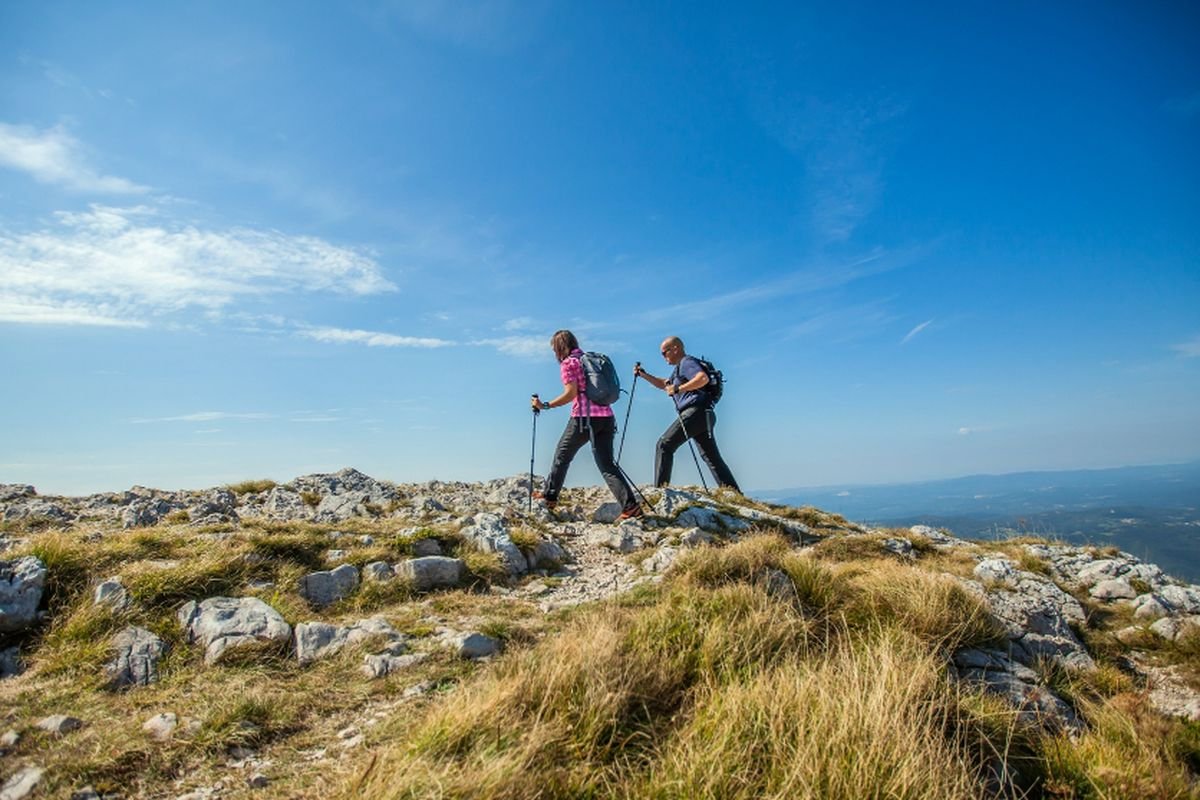 Mengapa Hiking Baik untuk Kesehatan Mental? Ini Penjelasan Para Ahli