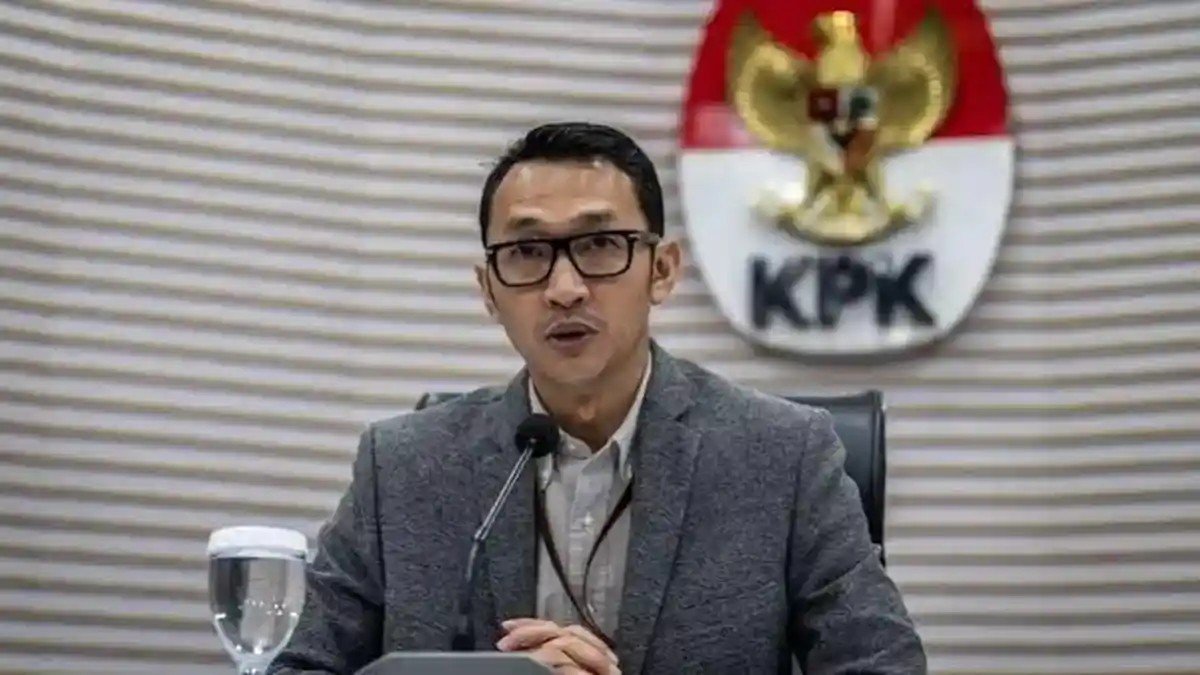 KPK: Raja Juli Antoni Semestinya Laporkan Amplop dari Bupati Kuansing