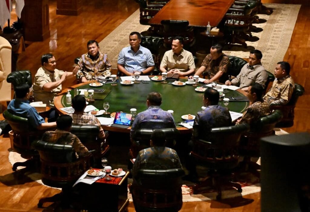 Prabowo Evaluasi Penanganan Karhutla Kalimantan dan Pemulihan Pascagempa NTT
