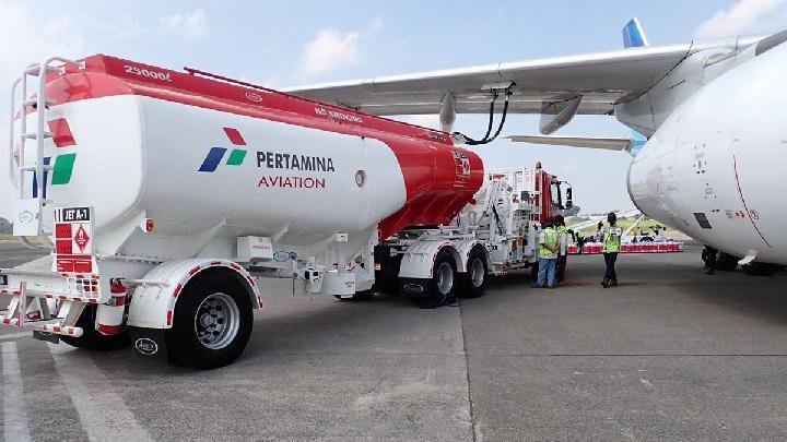 Fuel Surcharge Tiket Pesawat Naik Jadi 40 Persen, Harga Avtur Tembus Rp23.315 per Liter