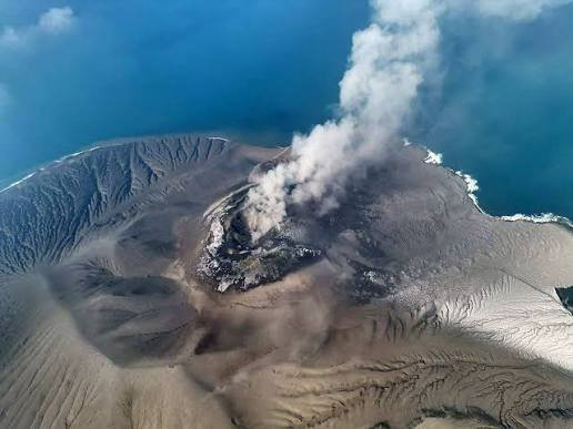 Erupsi Gunung Anak Krakatau, BGN Sesuaikan Sementara Penyaluran MBG di Wilayah Terdampak