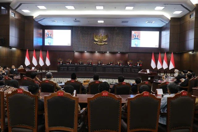 MK Tak Bisa Diskualifikasi Gibran Meski Tak Temukan Bukti Kelulusan SMA di Luar Negeri